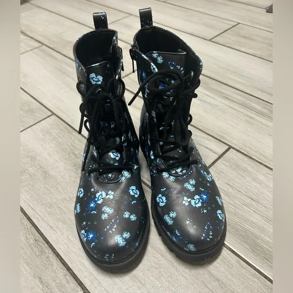 L&D Girls’ Black Floral Winter Boots – Size 4 Youth - Picture 3 of 8